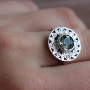 Anillo floral y milgranos