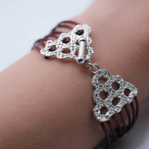 Pulsera Triangulo burdeo