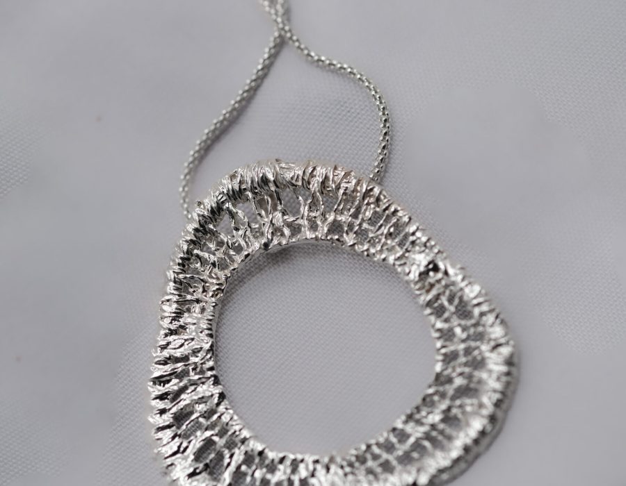 Colgante semi circular